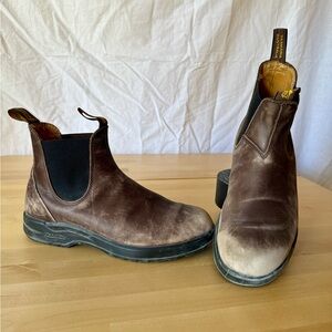 Blundstone Distressed Brown Leather Boots